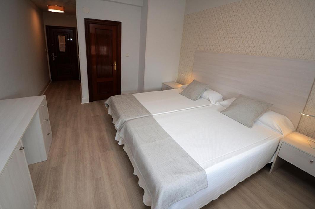 Hostal Vista Alegre Castro Urdiales Esterno foto